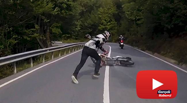 Kaza sonrası sürüklenen motosikletinin peşinden koştu