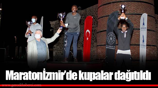 Maratonİzmir’de kupalar dağıtıldı