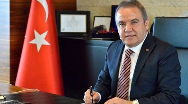 Muhittin Böcek'in sağlık durumu kritikliğini sürdürüyor