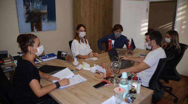 OTİZMLİ BİREYLERİN AİLELERİ İÇİN HAZIRLANAN VİDEOLAR YAYINDA