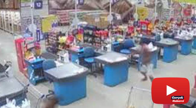 Süpermarket rafları domino taşı gibi devrildi: 1 ölü, 8 yaralı