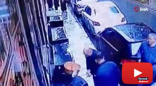 Balkondan sepetle sarkıtılan silahlarla saldırı: 2 yaralı