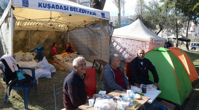 DEPREMİN ALTINCI GÜNÜNDE ÇALIŞMALAR SÜRÜYOR
