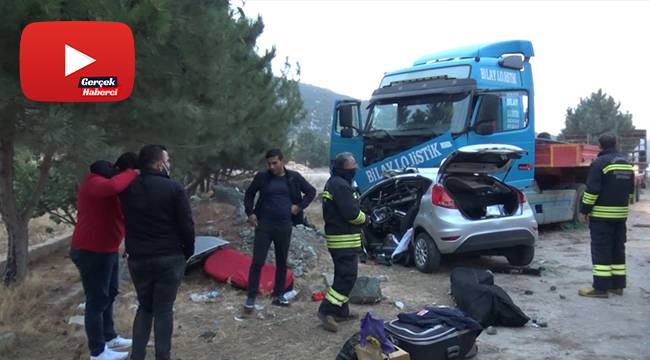 Kaza yapanlara yardım için duran gençler hayatının şokunu yaşadı