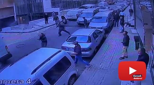 Kendisine çarpan sürücüye kurşun yağdıran maganda kamerada