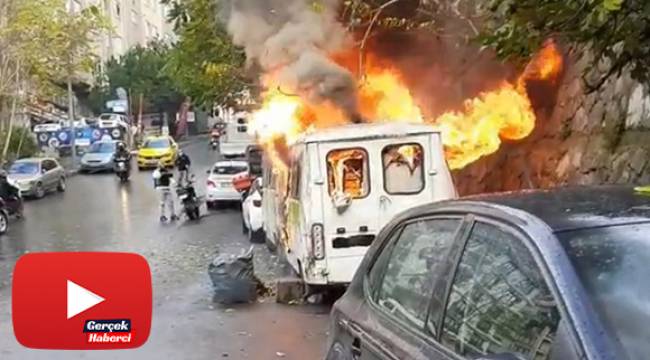 Korku dolu anlar: Minibüsler alev alev yandı