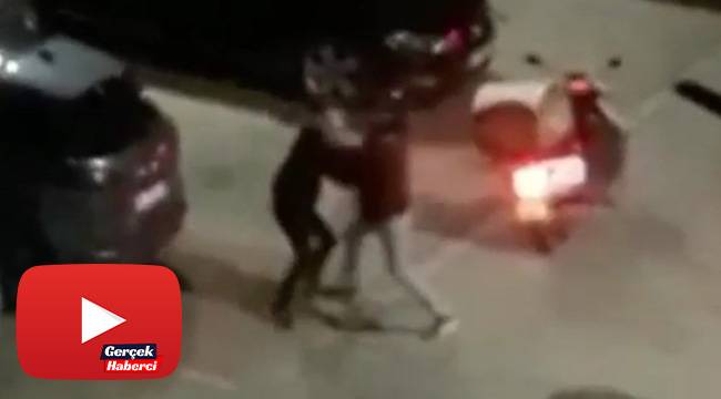 Motosikletli kuryelerin kavgası kamerada