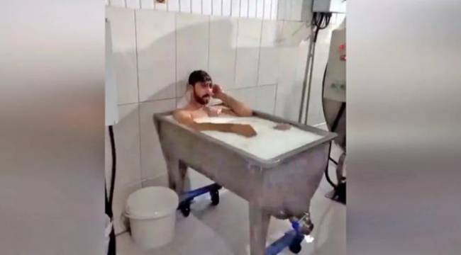Süt banyosu skandalında akıl almaz savunma: İç çamaşırlarım üstümdeydi
