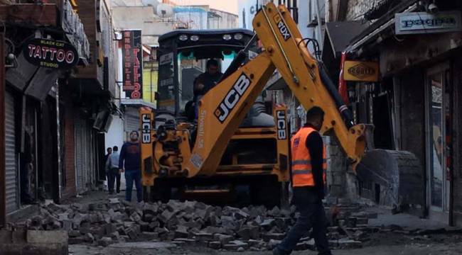 BAŞKAN ÖMER GÜNEL BARLAR SOKAĞI ESNAFINI KIRMADI