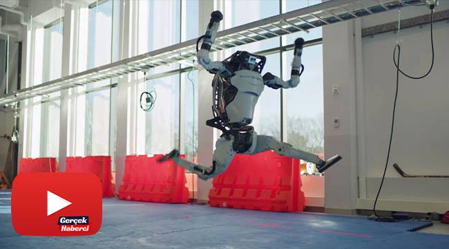 Boston Dynamics robotları yeni yıl dansı ile hayran bıraktı