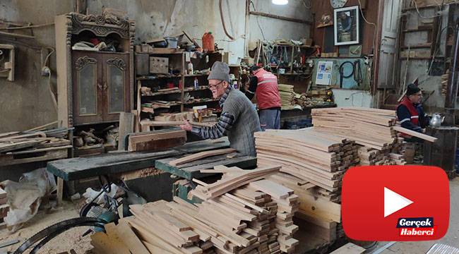 Bursa’da 88 yaşındaki ‘Fıçıcı dede’ hastanedeki tedavisinin ardından işinin başına döndü
