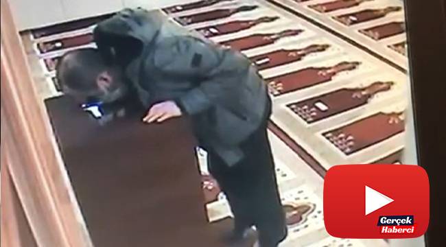 Cami kasasından özel aparatla para çaldı