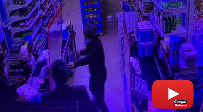 Diyarbakır’da marketteki müşteri, silahlı soygunu önledi