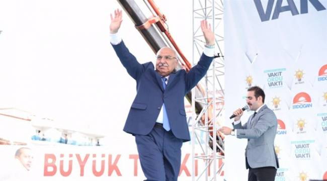 'Dut pekmezi yersek bir şey olmaz' diyen AKP'li vekil, Covid-19 şüphesiyle hastaneye kaldırıldı