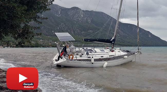 Fırtına tekneleri karaya sürükledi
