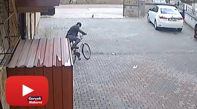 Bisiklet hırsızının kameralara yansıyan rahat tavırları pes dedirtti