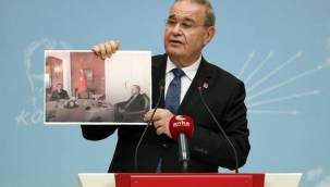 CHP'li Öztrak basın toplantısına bu fotoğrafla çıktı!