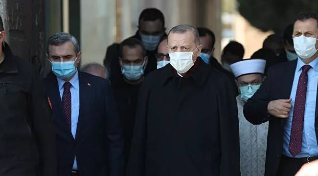 Erdoğan'dan gazetecilere: Ben gün boyunca 3 binden fazla adım atmışım, siz çok söylediniz