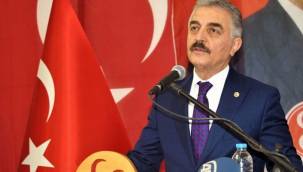İsmet Büyükataman, Davutoğlu’nu “MHP’ye tuzak kurmakla” suçladı