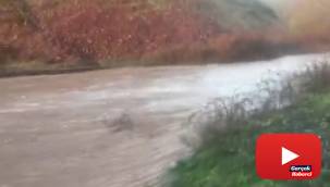 Kar yağışı sonrası barajları besleyen derelerde sular taştı