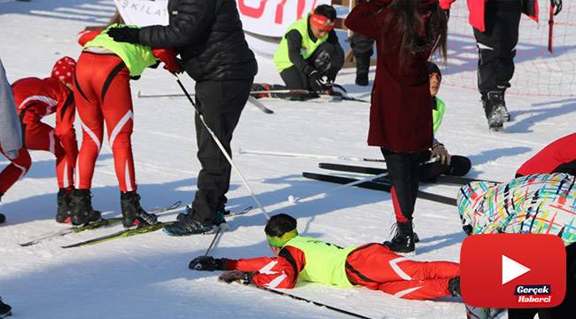 Kayaklı koşu yarışları nefes kesti