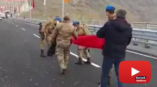 Mehmetçikten bayrak hassasiyeti