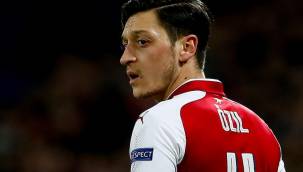 Mesut Özil de paylaştı: Fenerbahçe yeni yıldızını bekliyor
