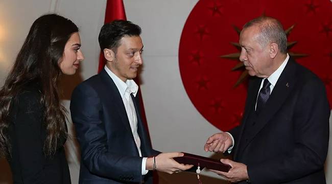 TFF Başkanı Özdemir'den Mesut Özil açıklaması: Cumhurbaşkanımızla fotoğraf verdiği için takımından uzak tuttular
