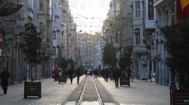 Türkiye'de koronavirüs: Test sayısı azaldı, günlük vaka 10 binin altına düştü