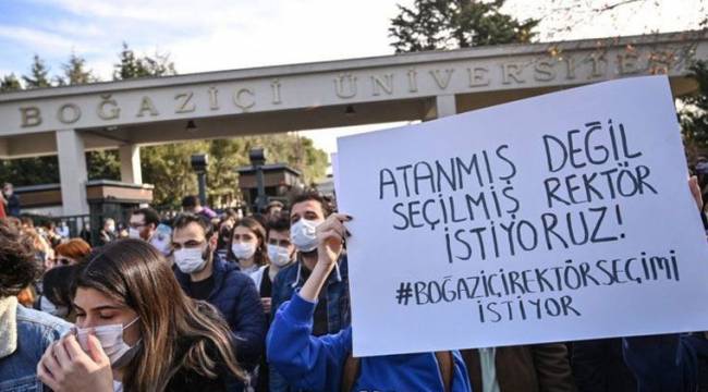 Boğaziçi eylemlerine destek için yazılama yapan Öğrenci Kolektifleri üyesi 5 kişi gözaltına alındı