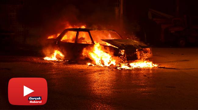 Çalışmayan aracını ateşe verdi, sönene kadar başında bekledi