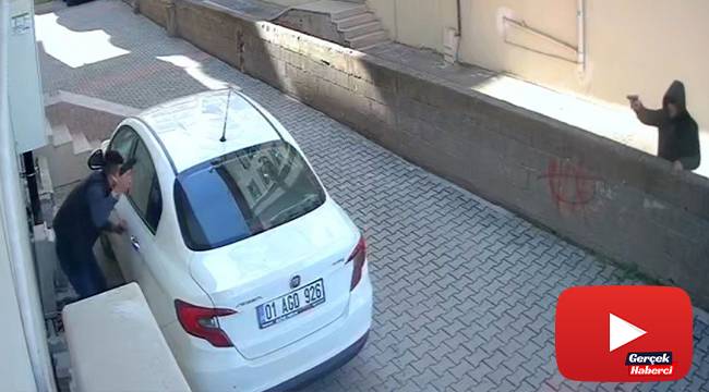Film sahnesi değil, sokak ortasında kız yüzünden çatışma