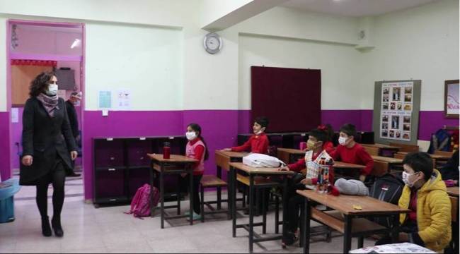 FOÇA KIRSAL MAHALLE OKULLARINDA YÜZYÜZE EĞİTİM BAŞLADI