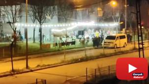 Koronavirüsü hiçe sayıp sokak düğünü düzenlediler