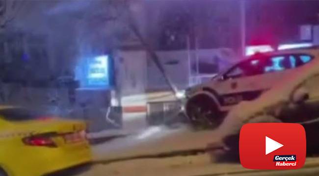 Polis ekiplerinin kar kazası kamerada