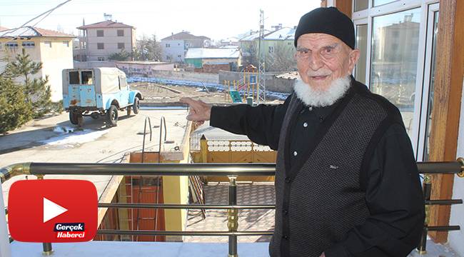 Sami Dede 50 yıllık aracını satmaya kıyamayınca, dama çıkardı