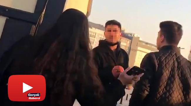Sokak ortasında erkek arkadaşının darbettiği genç kızı vatandaşlar kurtardı