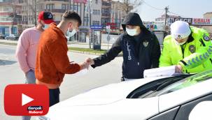 Yürüyerek gitmeleri gereken fırına araçla giden 2 arkadaş cezadan kaçamadı