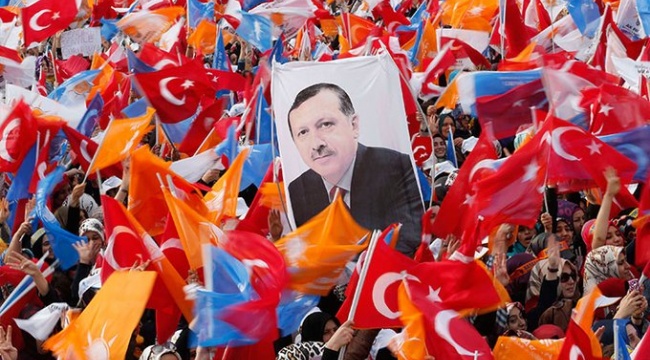 AK Parti'de 52 il, 715 ilçe başkanı değişti