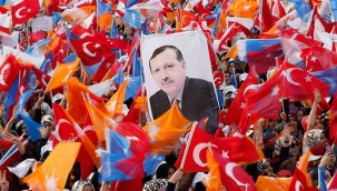 AK Parti'de 52 il, 715 ilçe başkanı değişti