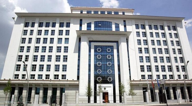 AK Parti'den Macron'a sert tepki