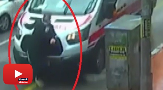 Ambulansın çarptığı engelli şahıs metrelerce sürüklendi