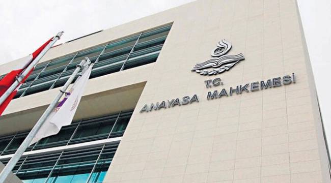 Anayasa Mahkemesi&#039;nden 4 siyasi partiye suç duyurusu