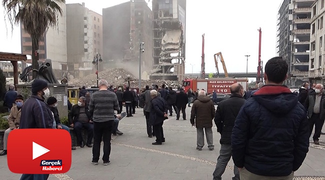 Binaların yıkılmasını film izler gibi izliyorlar