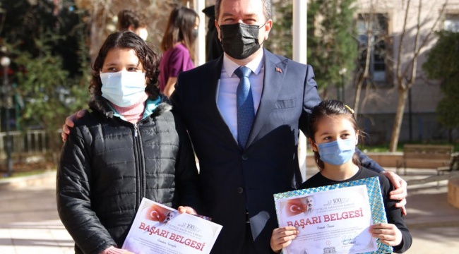 "Bizim ki İstiklâl Marşı, başka yazılamaz gari"