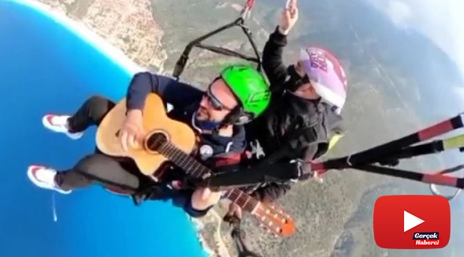 İki bin metrede gitarla uçtu