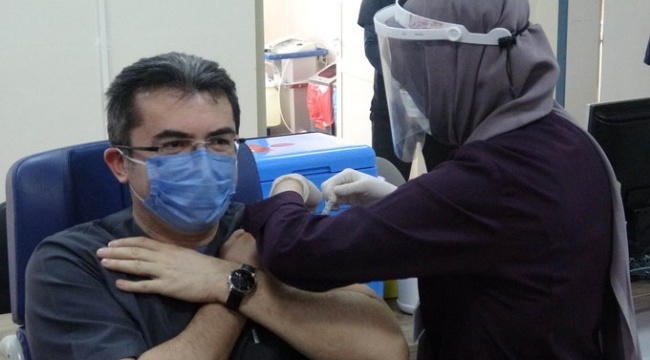 İlk doz aşısını 19 Şubat'ta yaptıran Erzurum Valisi Memiş koronavirüse yakalandı