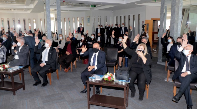 İZSİAD Genel Kurulu “Küçükkurt” dedi