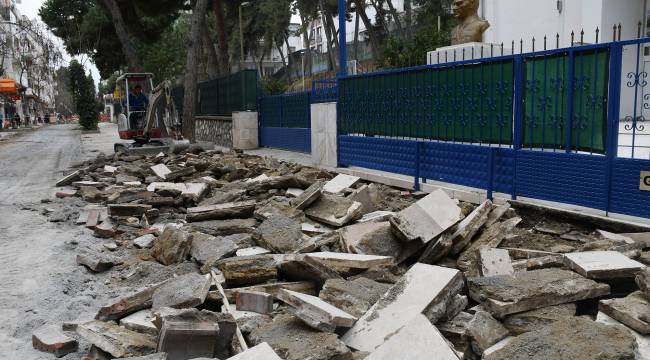KAHRAMANLAR CADDESİ ESNAFININ YÜZÜ GÜLDÜ