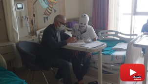 Kovada ki kaynar su üzerine döküldü, ölümden dönen çocuk ders çalışmayı bırakmadı